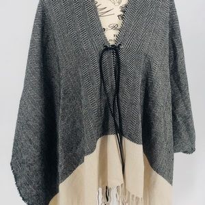 DAVID AND YOUNG CAPE SHAWL COVER UP Black Herringbone Cream Fringe  NWT one size